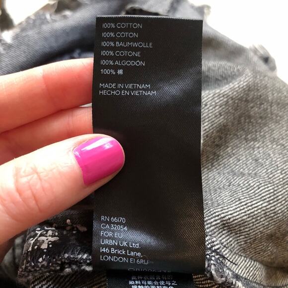 NWT Free People Bailey Grey Denim Fringed Mini Skirt Size 24 - Picture 14 of 14